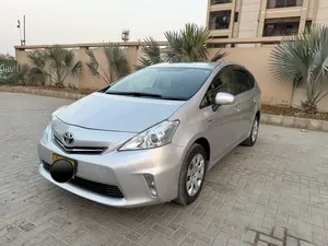 Toyota Prius Alpha S L Selection 2014 for Sale