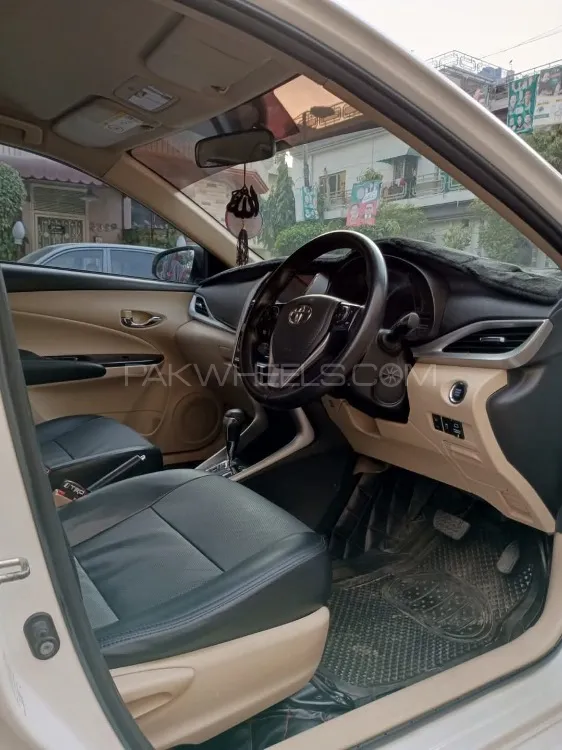 ٹویوٹا یارس سیڈان 2020 for Sale in میاں چنوں Image-1