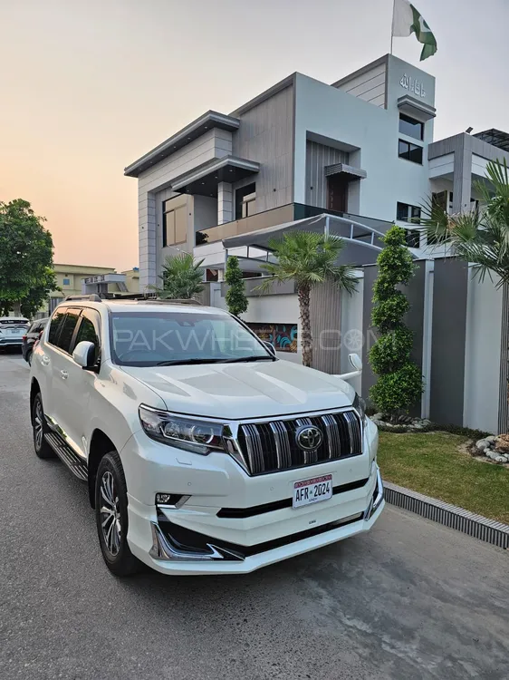 Toyota Prado 2019 for Sale in Lahore Image-1