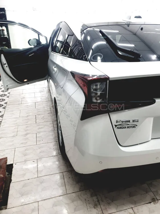 Toyota Prius 2019 for Sale in Islamabad Image-1