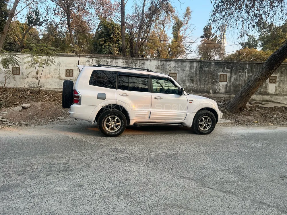 Mitsubishi Pajero 2001 for Sale in Rawalpindi Image-1