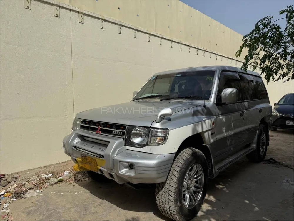 Mitsubishi Pajero 1998 for Sale in Karachi Image-1
