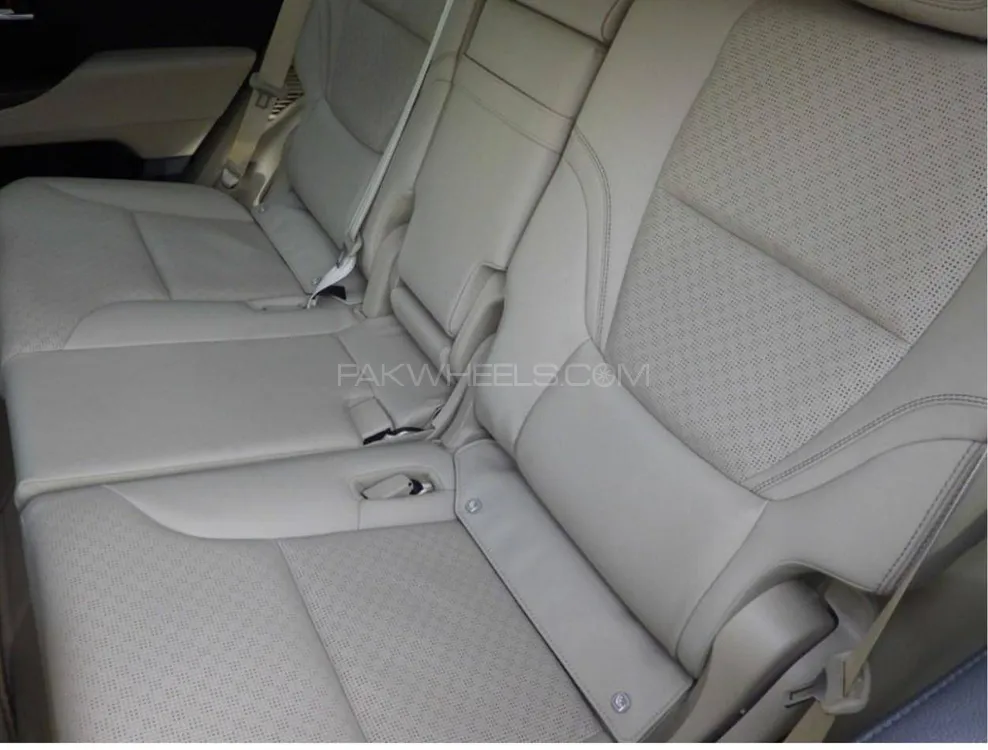 Toyota Land Cruiser 2022 for Sale in Gujranwala Toyota Land Cruiser 2022 for Sale in Gujranwala Image-15