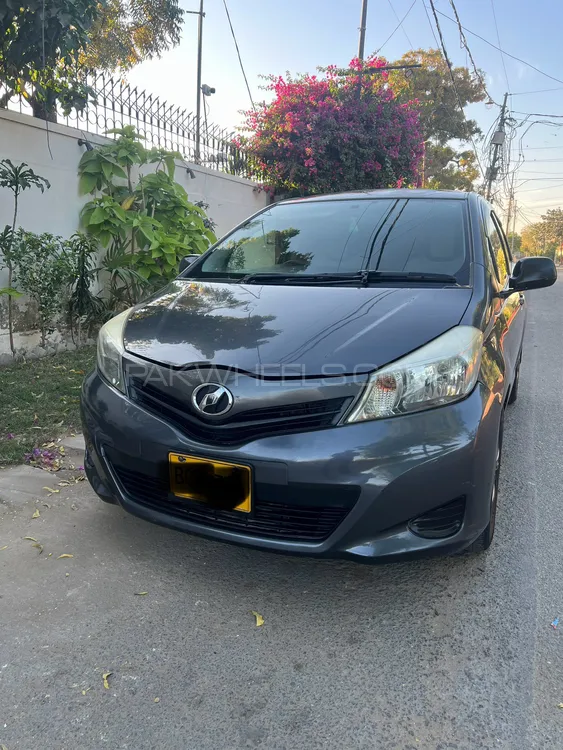 Toyota Vitz 2011 for Sale in Karachi Image-1
