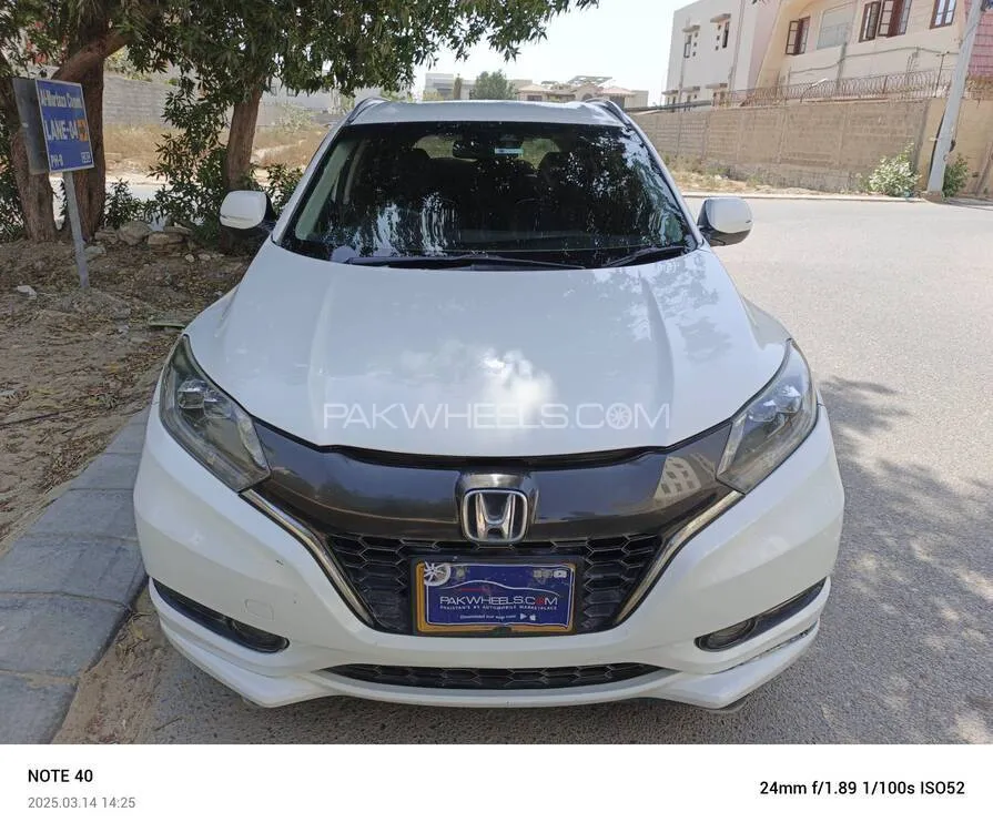 Honda Vezel 2014 for Sale in Karachi Image-1