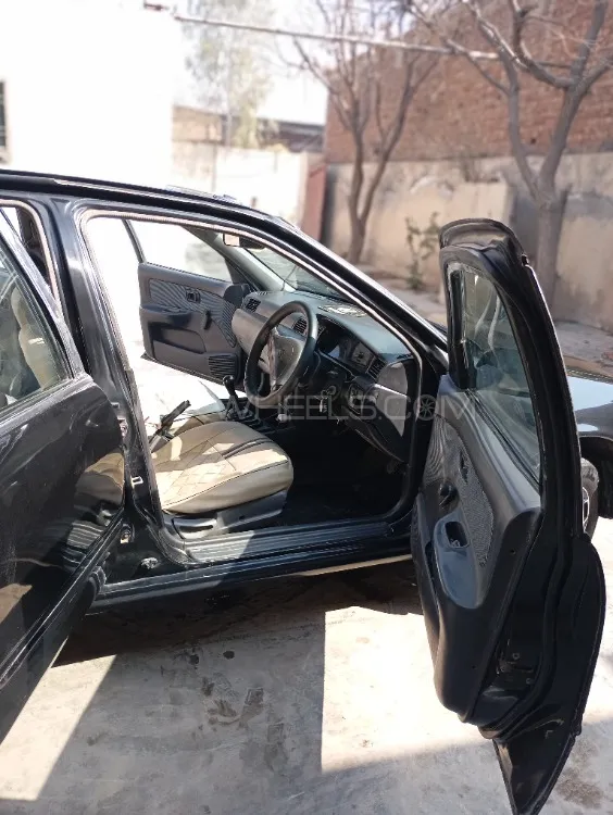 Nissan Sunny 2004 for Sale in Lahore Image-1