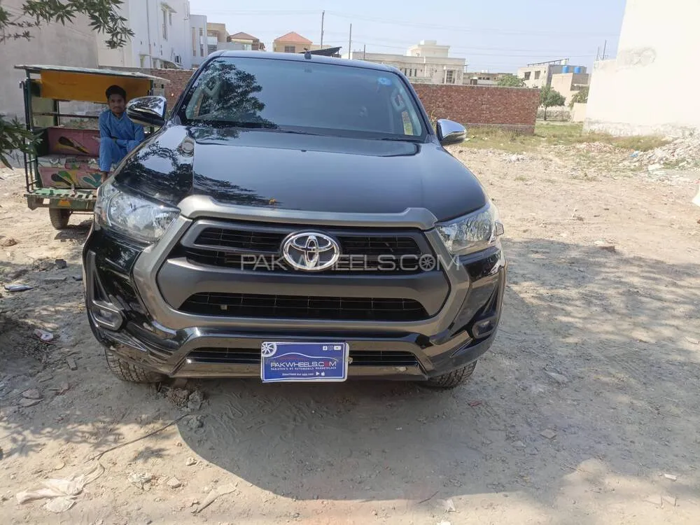 Toyota Hilux 2024 for Sale in Lahore Image-1