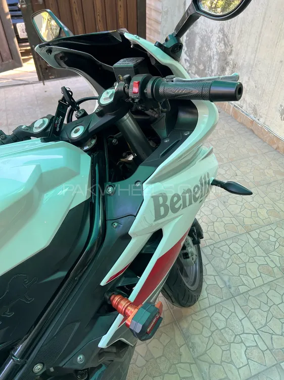 Benelli 302 R 2018 for Sale Benelli 302 R 2018 for Sale Image-4