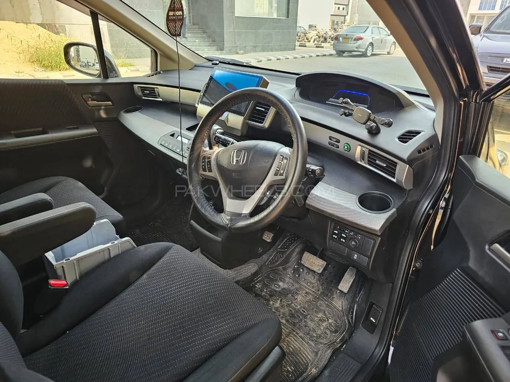 Honda Freed 2015 for Sale in Karachi Honda Freed 2015 for Sale in Karachi Image-2