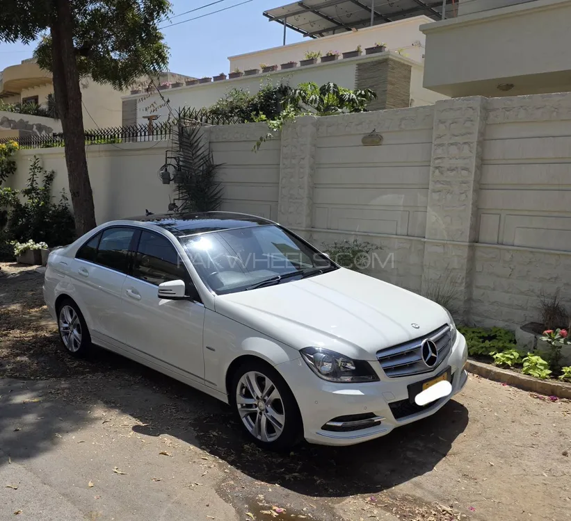 Mercedes Benz C Class 2011 for Sale in Karachi Image-1