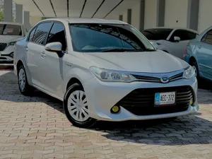 Toyota Corolla Axio Hybrid 1.5 2015 for Sale