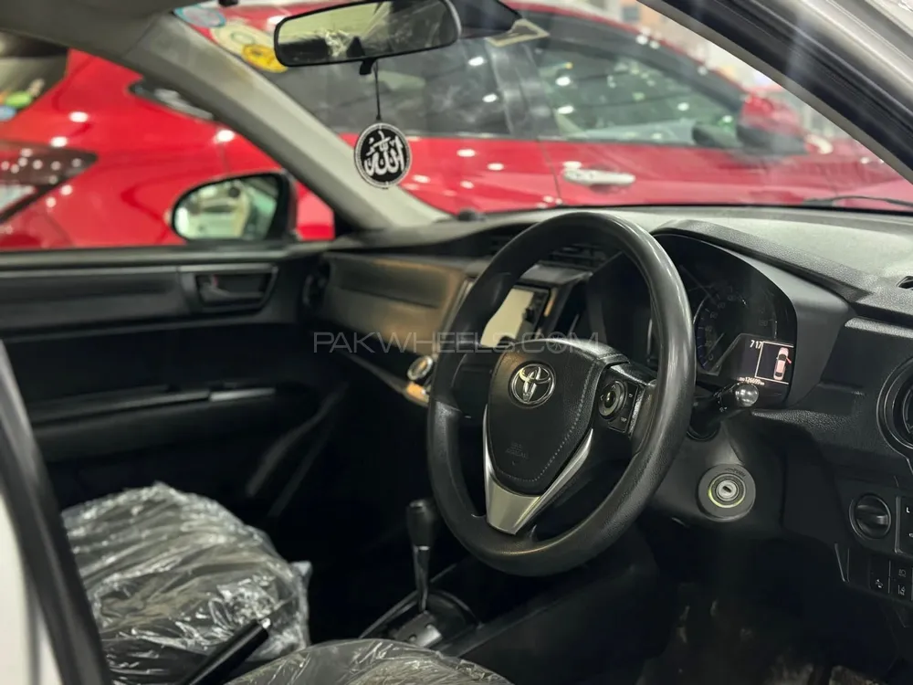 Toyota Corolla Axio 2015 for Sale in Peshawar Toyota Corolla Axio 2015 for Sale in Peshawar Image-3