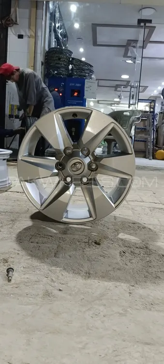 Toyota Prado TX 17 inc Image-1