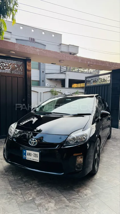 Toyota Prius 2011 for Sale in Lahore Image-1