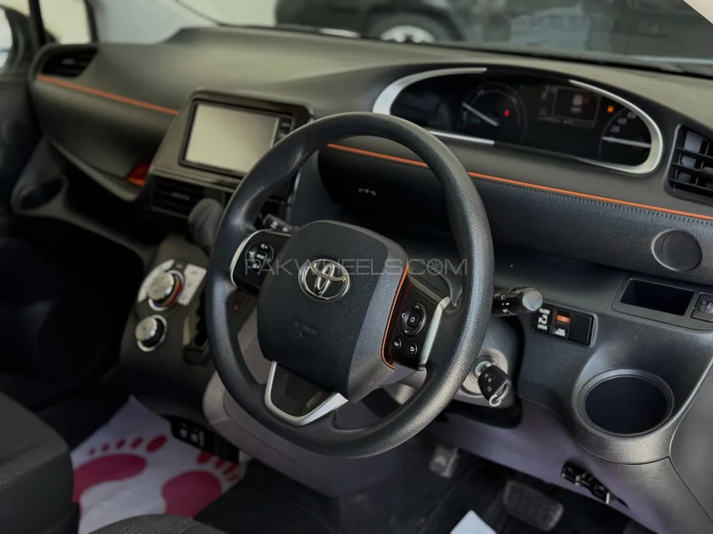 Toyota Sienta 2018 for Sale in Peshawar Toyota Sienta 2018 for Sale in Peshawar Image-5