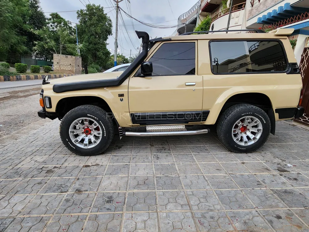 Nissan Patrol 1984 for Sale in Karachi Nissan Patrol 1984 for Sale in Karachi Image-4