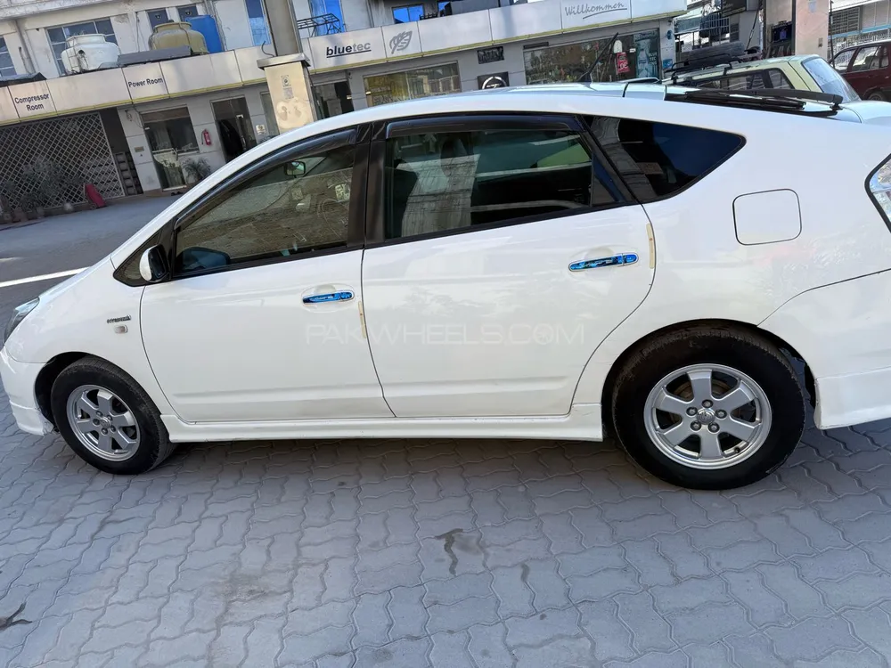 Toyota Prius 2007 for Sale in Peshawar Image-1
