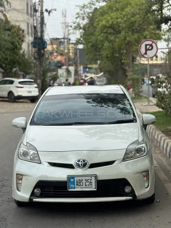 Toyota Prius 2013 for Sale in Lahore Image-1