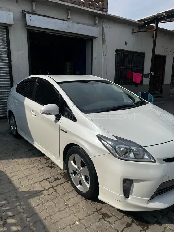 Toyota Prius 2014 for Sale in Islamabad Image-1
