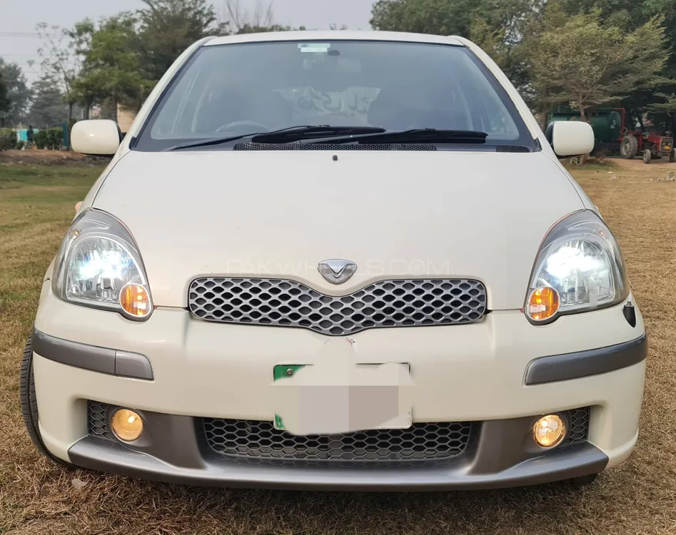 Toyota Vitz 2004 for Sale in Faisalabad Image-1