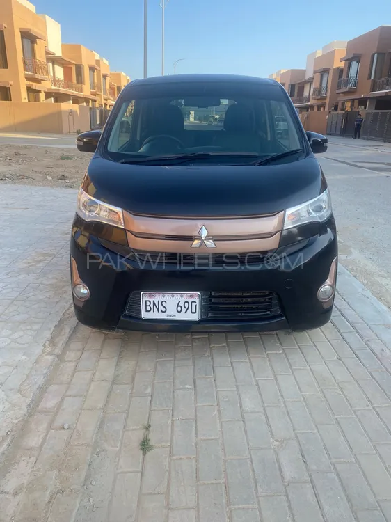مٹسوبیشی ای کے کسٹم 2015 for Sale in کراچی مٹسوبیشی ای کے کسٹم 2015 for Sale in کراچی Image-4