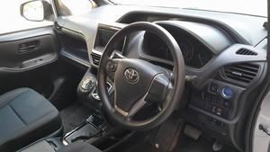 TOYOTA VOXY 
Model 2018
UNREGISTERED 
mileage 153440km
R GRADE