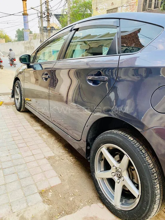 Toyota Prius 2011 for Sale in Faisalabad Image-1