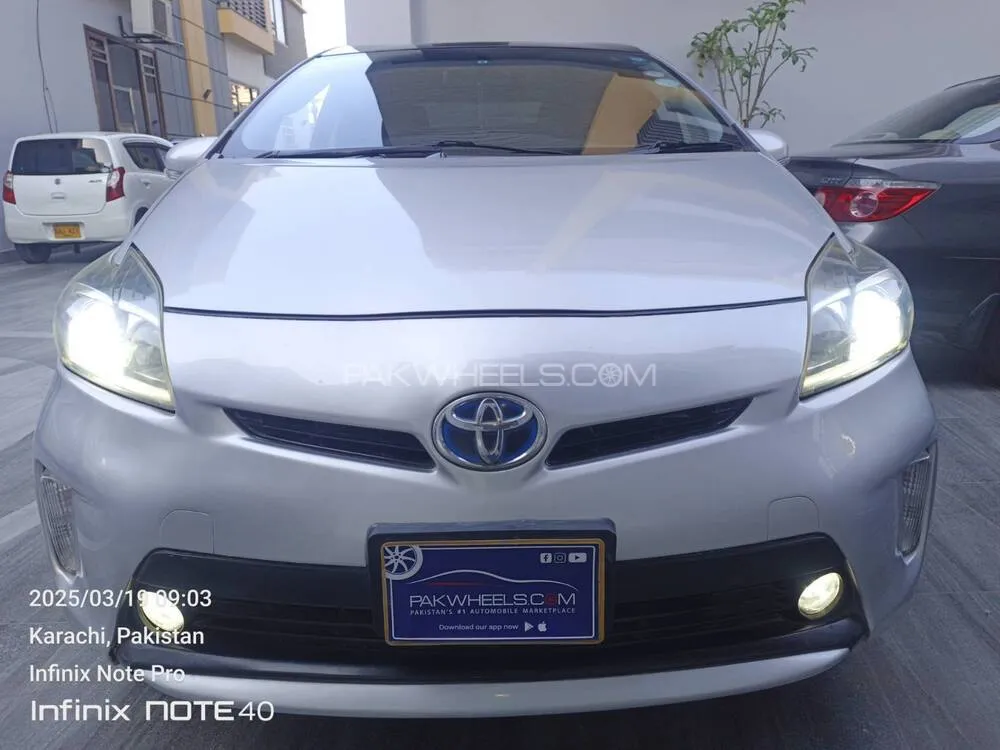 Toyota Prius 2012 for Sale in Karachi Image-1