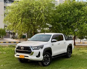 Toyota Hilux Revo V Automatic 2.8 2021 for Sale