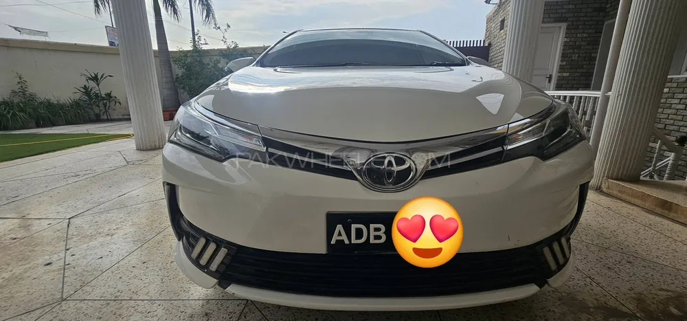 Toyota Corolla 2018 for Sale in Peshawar Image-1