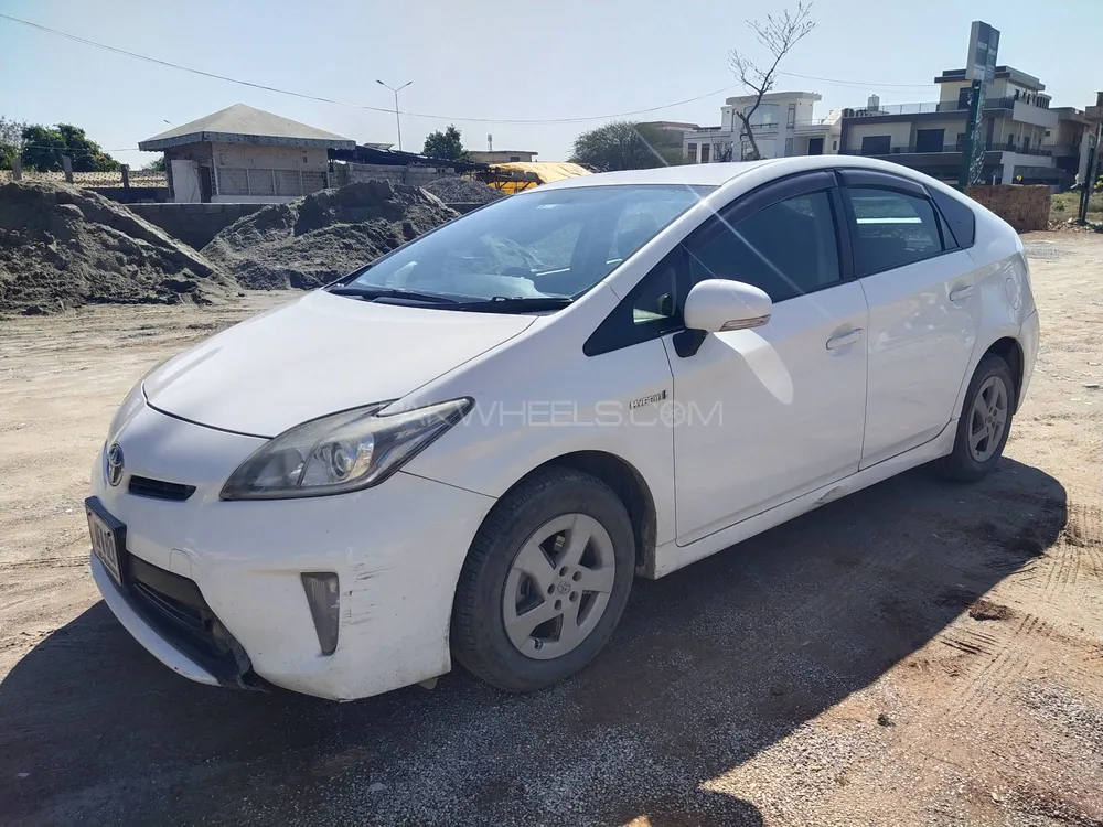Toyota Prius 2014 for Sale in Islamabad Image-1