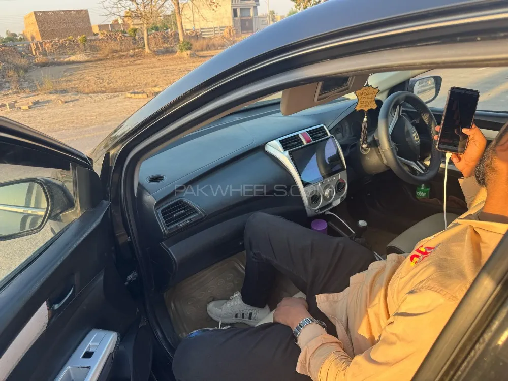 Honda City 2010 for Sale in Burewala Image-1