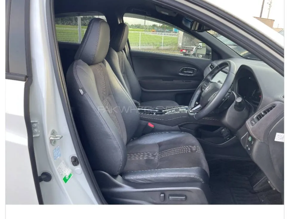 Honda Vezel 2019 for Sale in Peshawar Honda Vezel 2019 for Sale in Peshawar Image-12