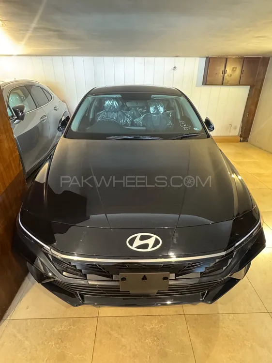 Hyundai Elantra 2025 for Sale in Lahore Image-1