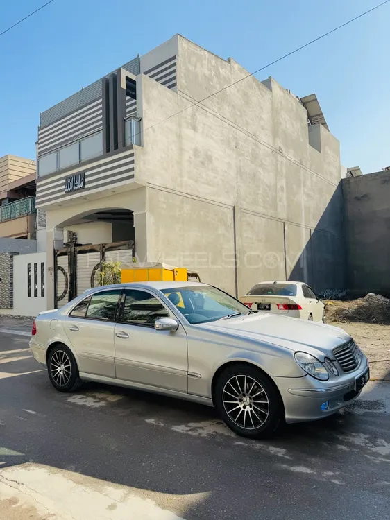 Mercedes Benz E Class 2005 for Sale in Peshawar Image-1