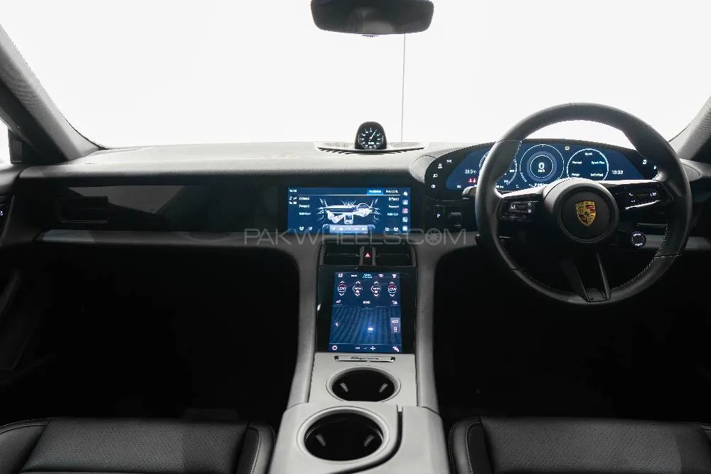 Porsche Taycan 2021 for Sale in Lahore Porsche Taycan 2021 for Sale in Lahore Image-13