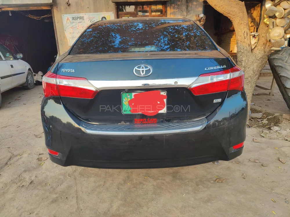 Toyota Corolla 2017 for Sale in Faisalabad Image-1