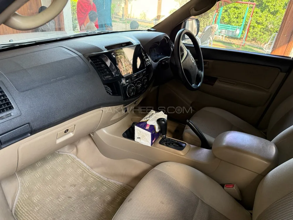 Toyota Hilux 2016 for Sale in Multan Image-1