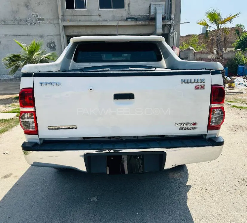 Toyota Hilux 2015 for Sale in Burewala Image-1