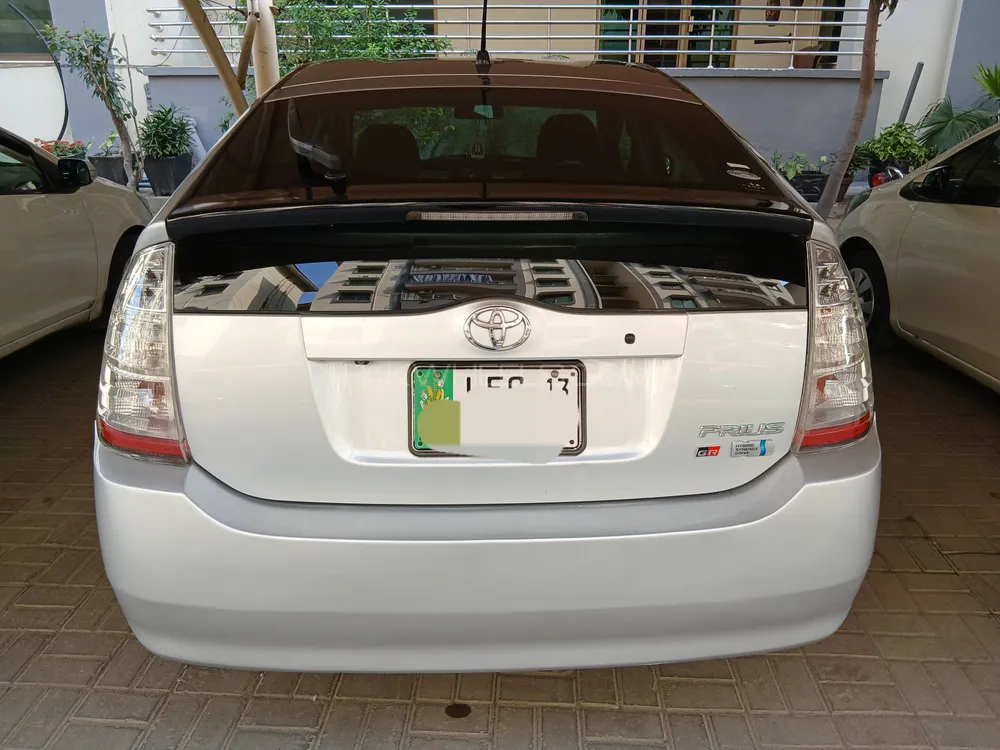 Toyota Prius 2007 for Sale in Lahore Image-1