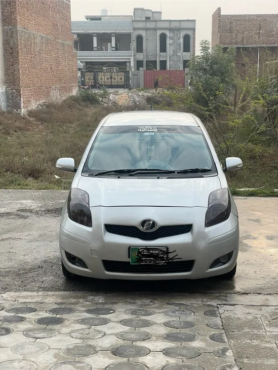 Toyota Vitz 2009 for Sale in Faisalabad Image-1