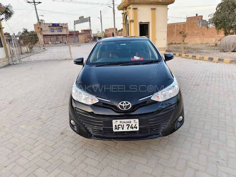 Toyota Yaris Sedan 2021 for Sale in Lahore Image-1
