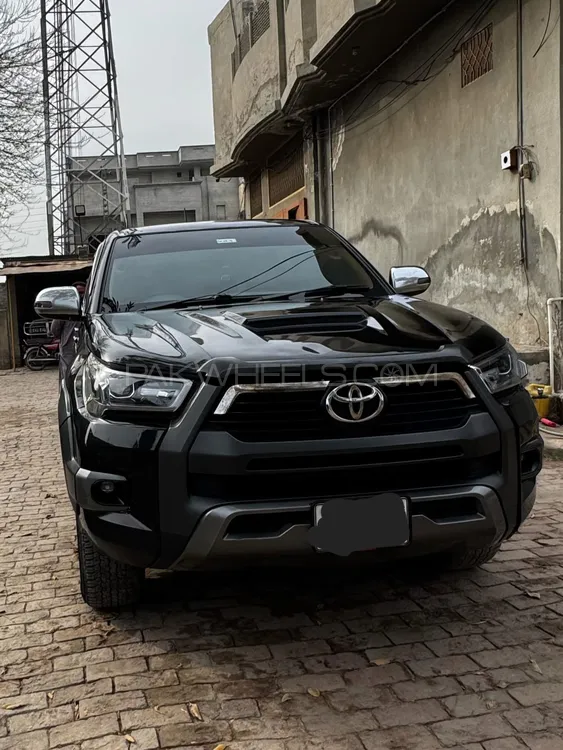 Toyota Hilux 2014 for Sale in Kamalia Image-1