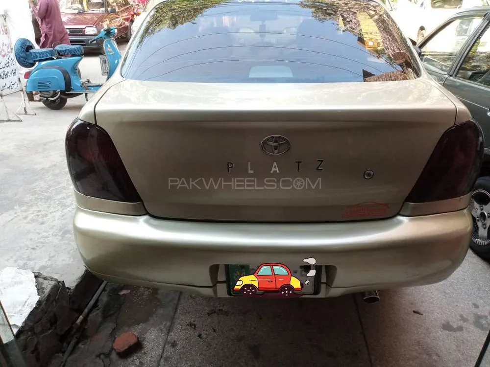 Toyota Platz 2000 for Sale in Lahore Image-1