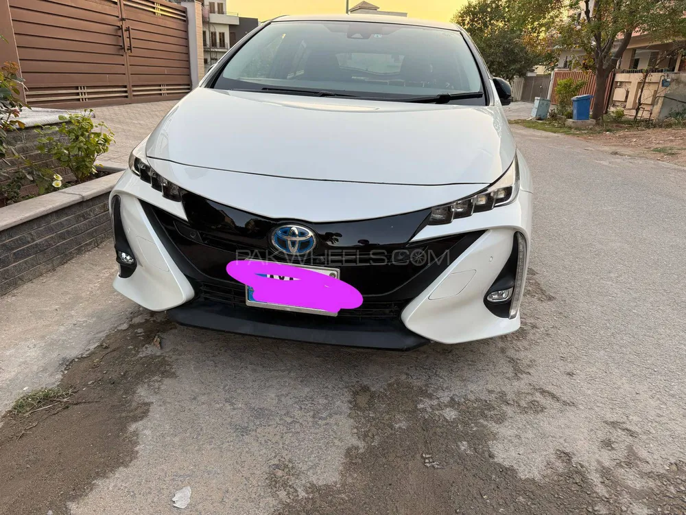 Toyota Prius 2017 for Sale in Islamabad Image-1
