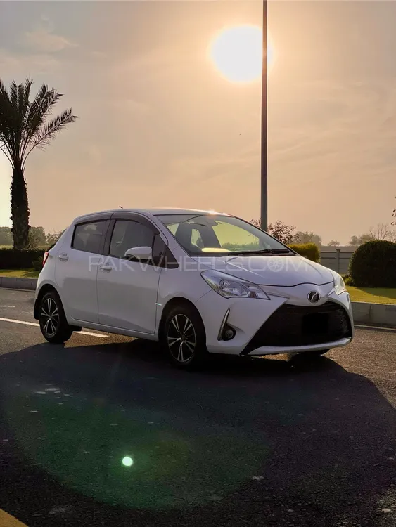 Toyota Vitz 2017 for Sale in Faisalabad Image-1