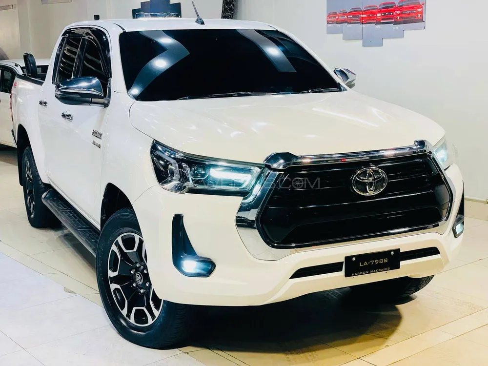 Toyota Hilux 2021 for Sale in Karachi Image-1