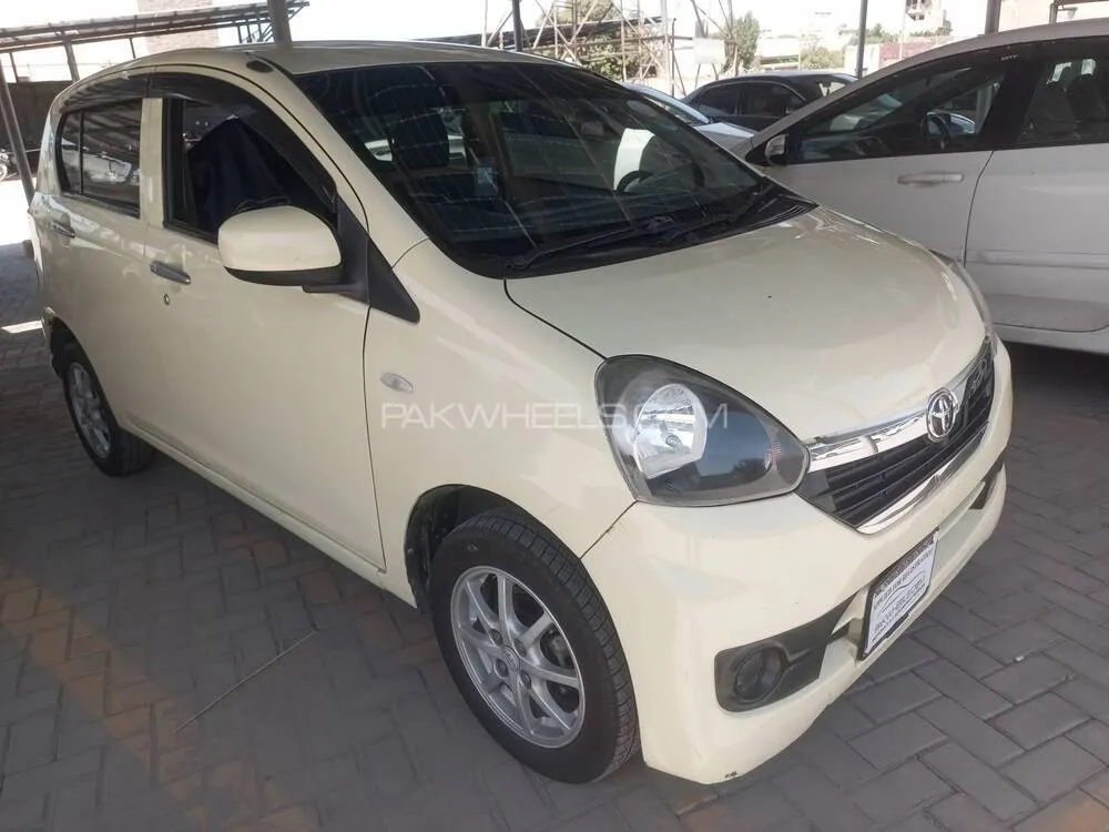 Toyota Pixis Epoch 2014 for Sale in Faisalabad Toyota Pixis Epoch 2014 for Sale in Faisalabad Image-2