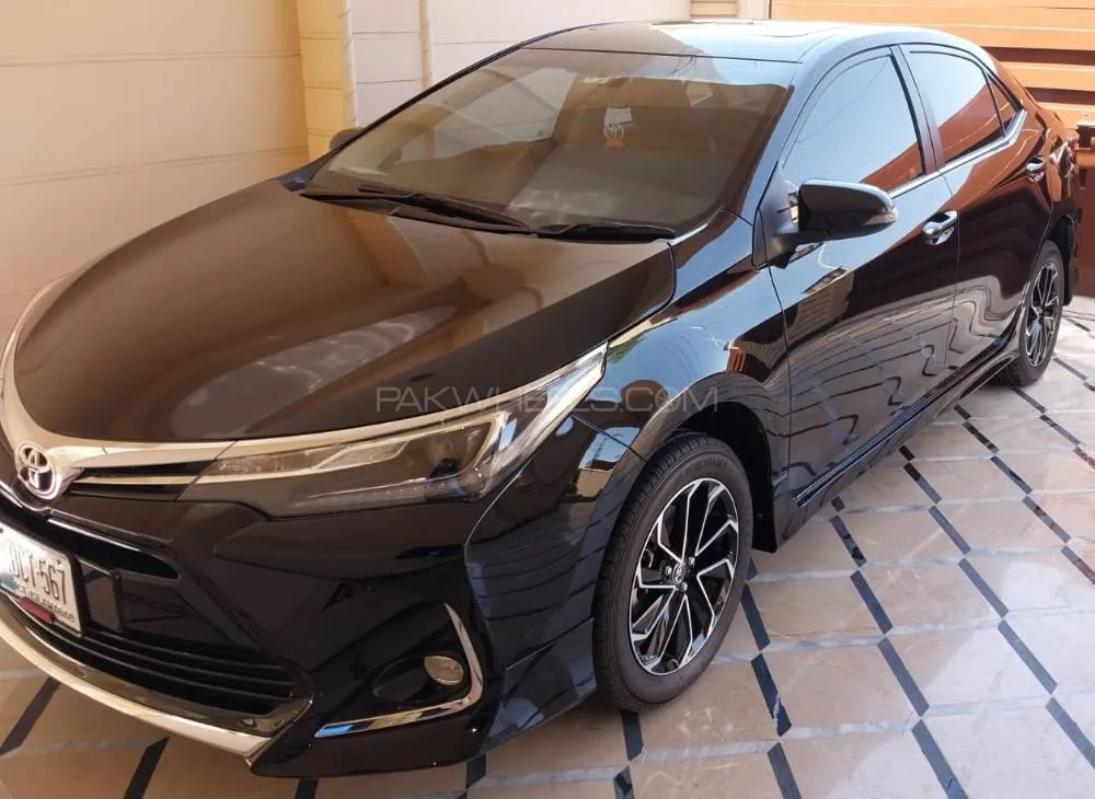 Toyota Corolla 2023 for Sale in Peshawar Image-1
