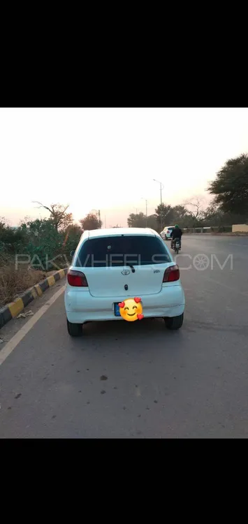 Toyota Vitz 2000 for Sale in Islamabad Image-1